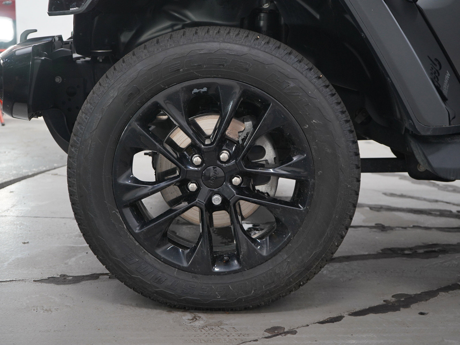 Used 2021 Jeep Wrangler Unlimited Sahara AWD/4WD image 28