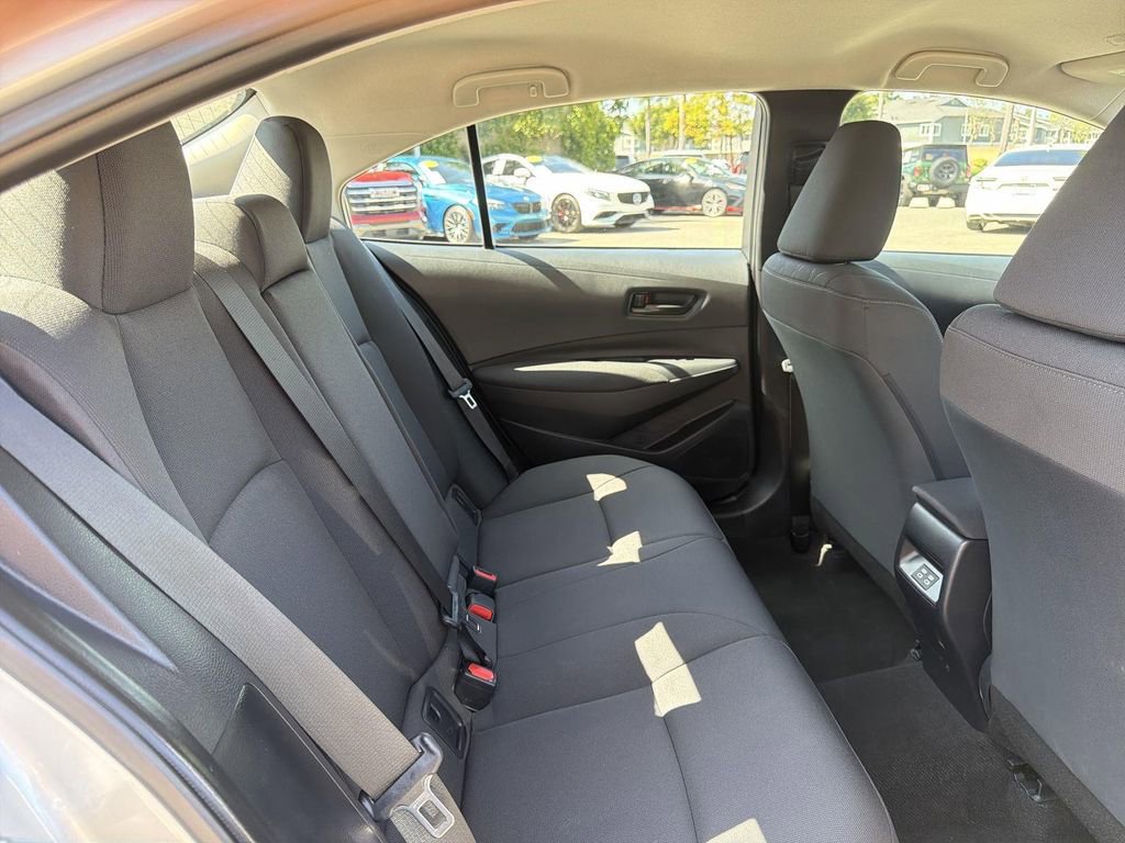 Used 2025 Toyota Corolla LE image 26