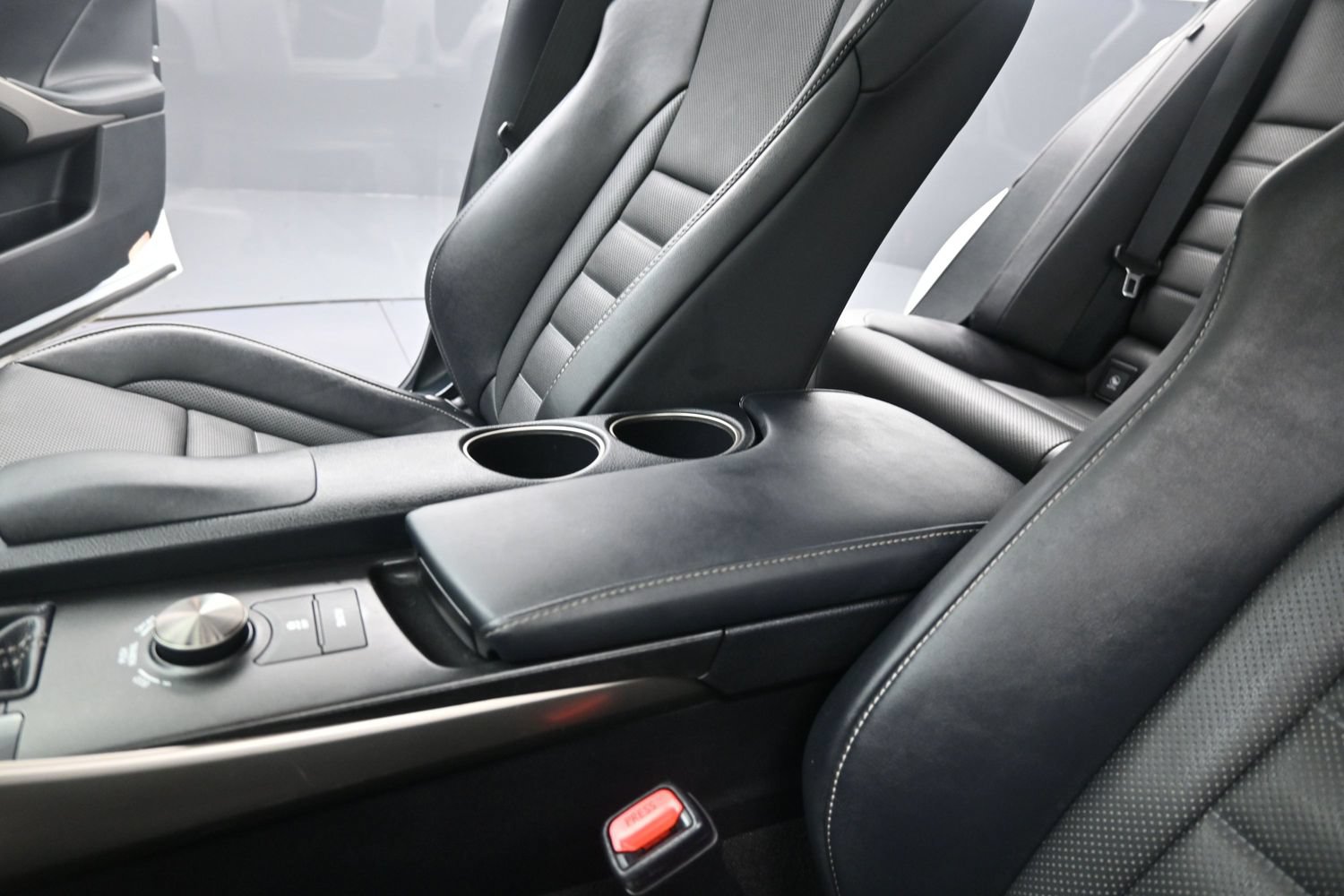 Used 2016 Lexus IS 200t RWD image 37