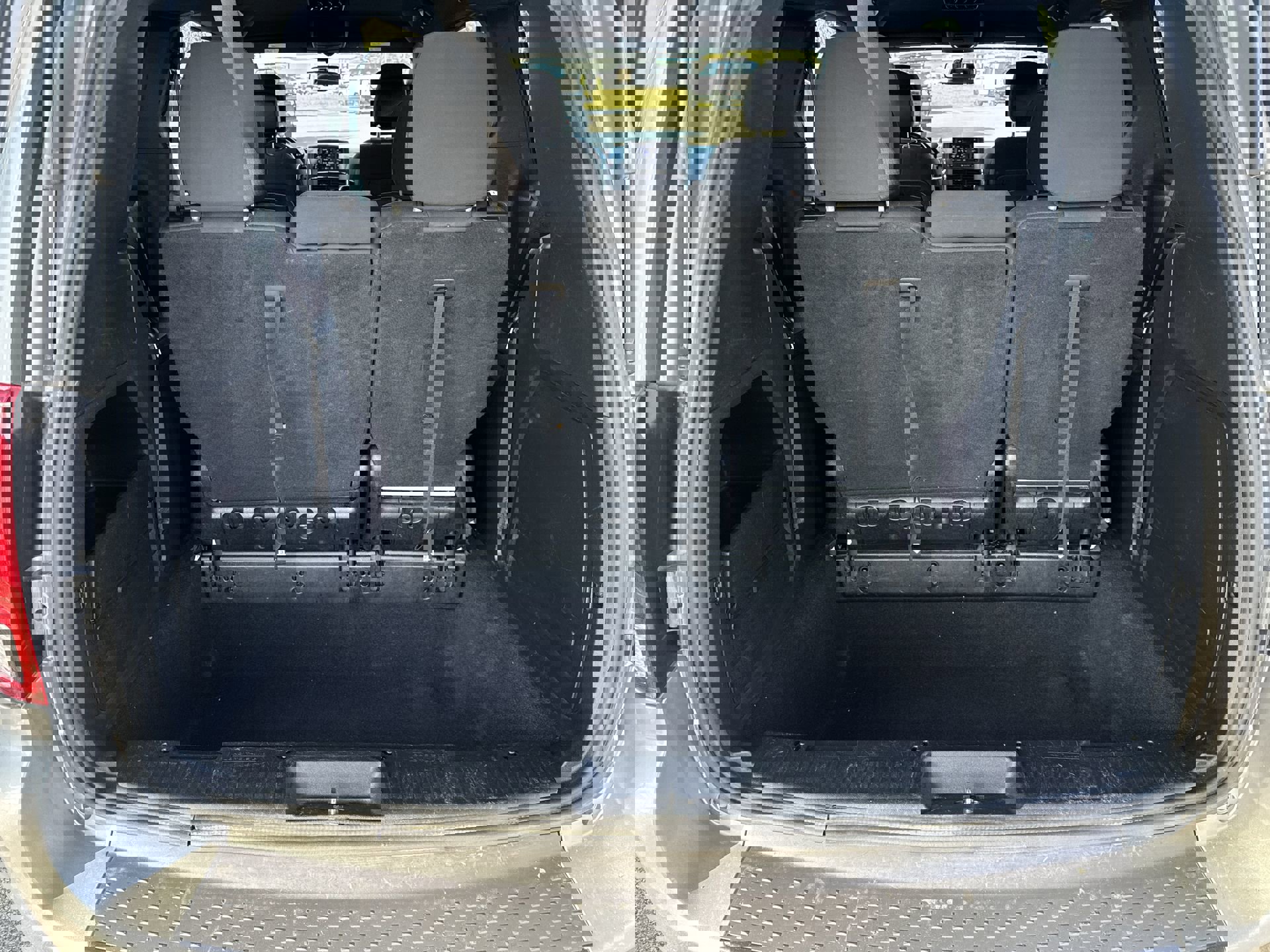 Used 2018 Dodge Grand Caravan SE image 24