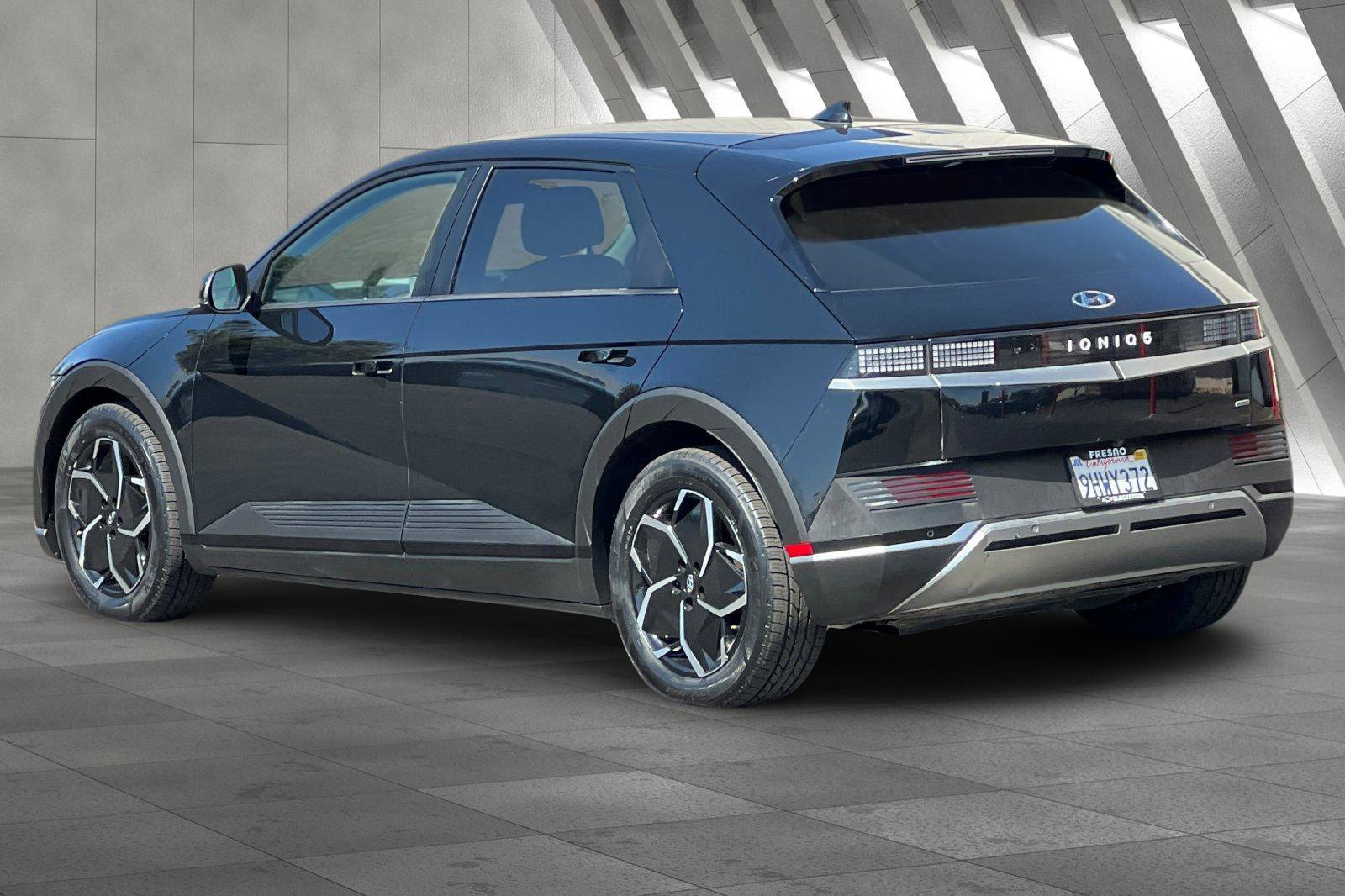 Used 2023 Hyundai Ioniq 5 SEL image 6