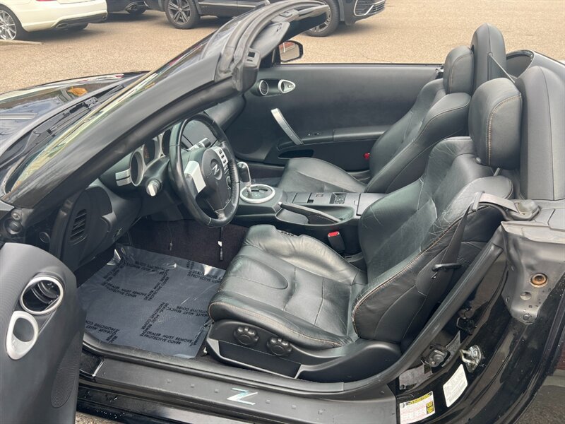 Used 2004 Nissan 350Z Touring image 9