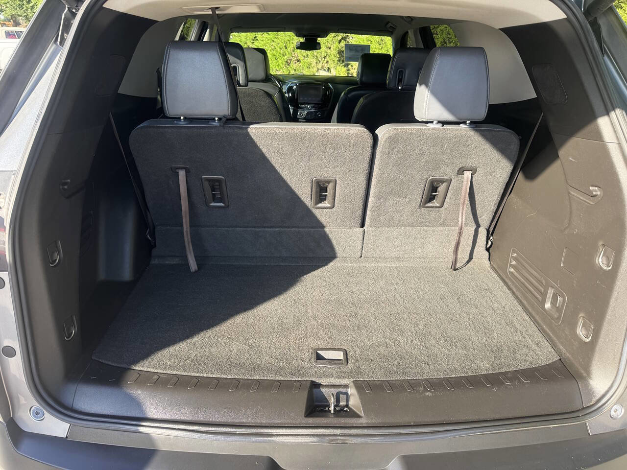 Used 2018 Chevrolet Traverse LT FWD image 14