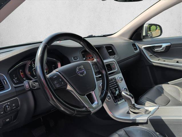 Used 2018 Volvo S60 T5 Dynamic w/ Vision Package FWD image 9