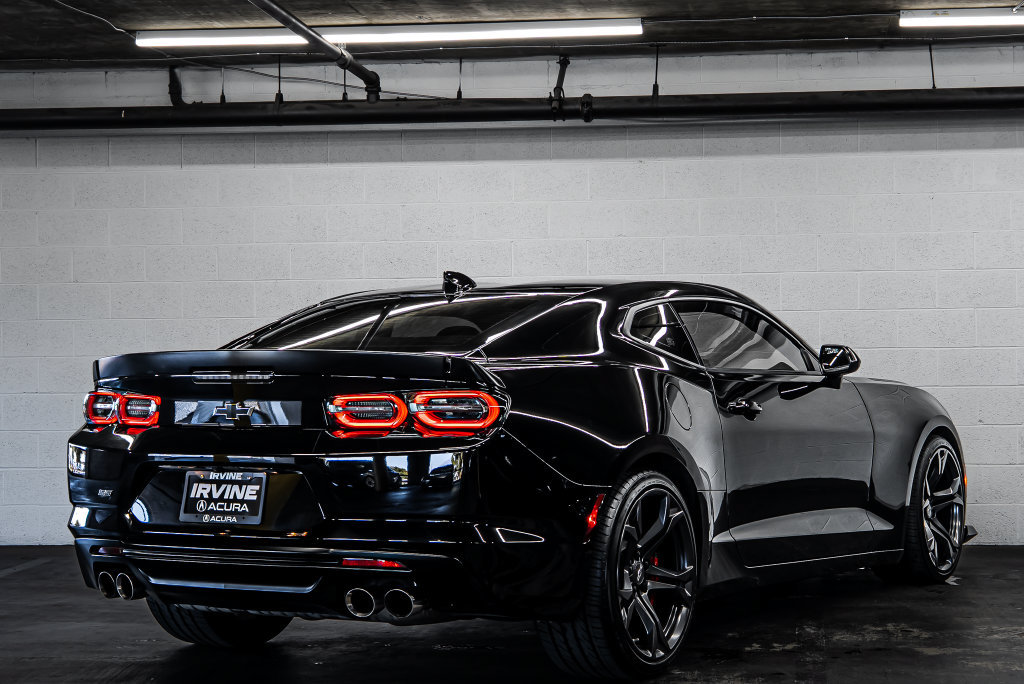 Used 2021 Chevrolet Camaro SS RWD image 5