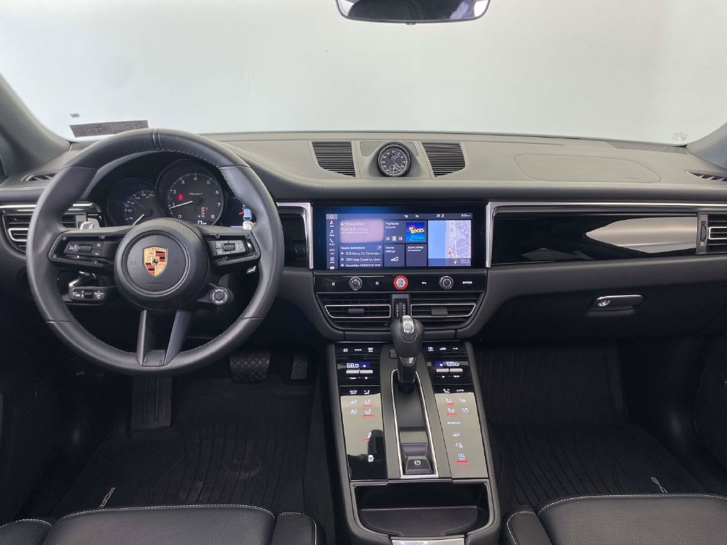 Certified 2025 Porsche Macan Turbo AWD/4WD image 26