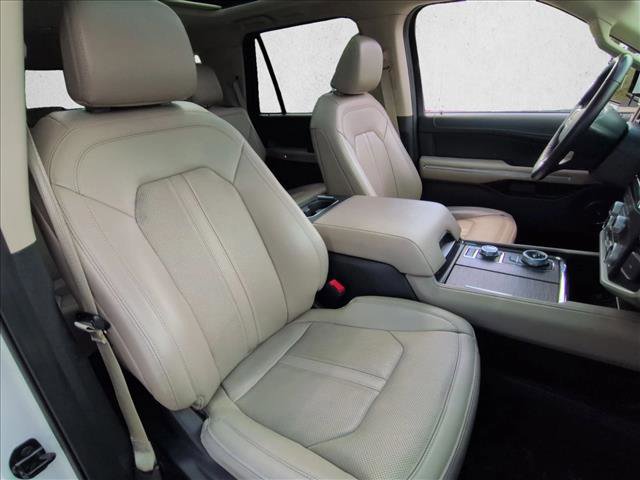 Used 2024 Ford Expedition Limited image 24