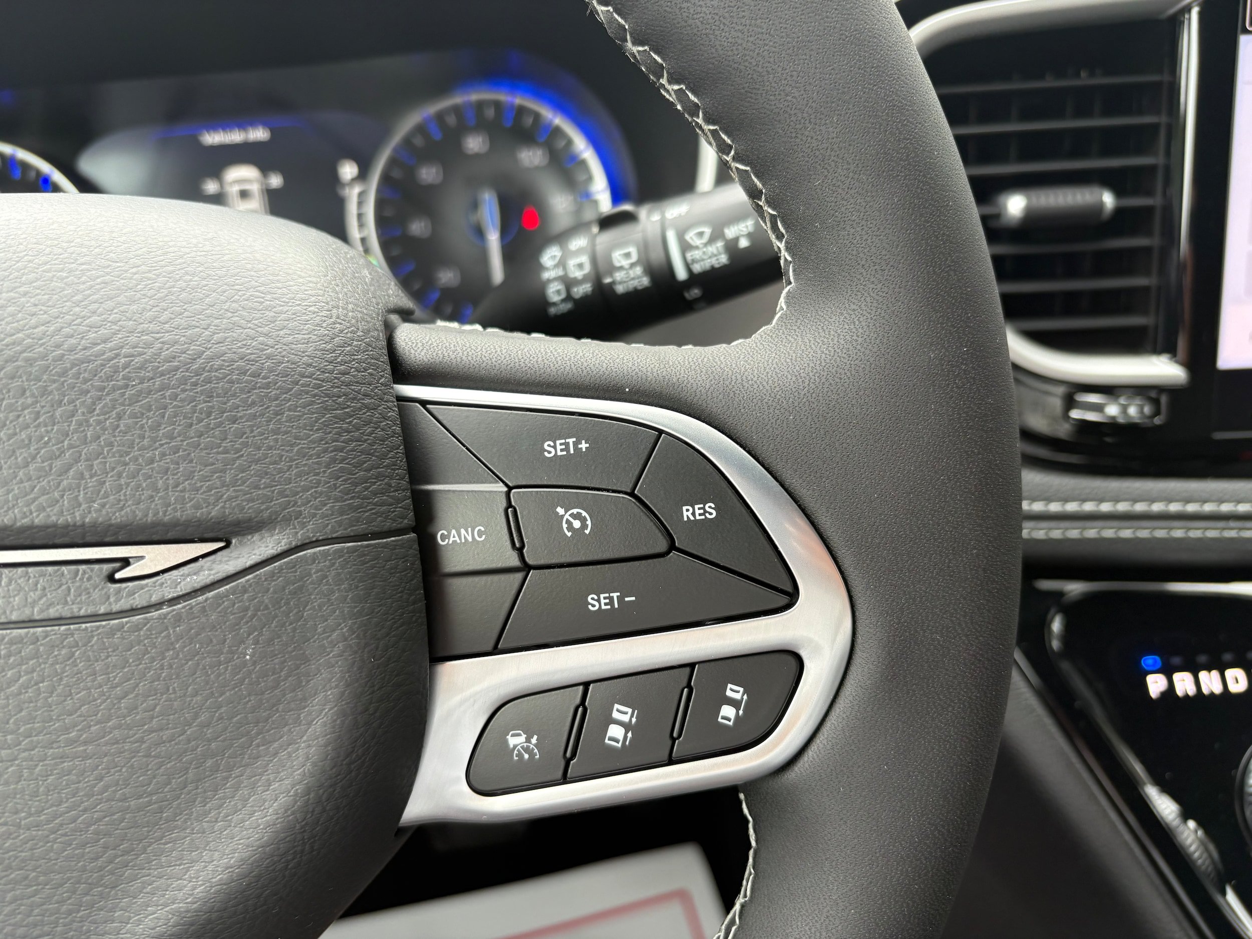 New 2027 Chrysler Pacifica Select AWD/4WD image 21