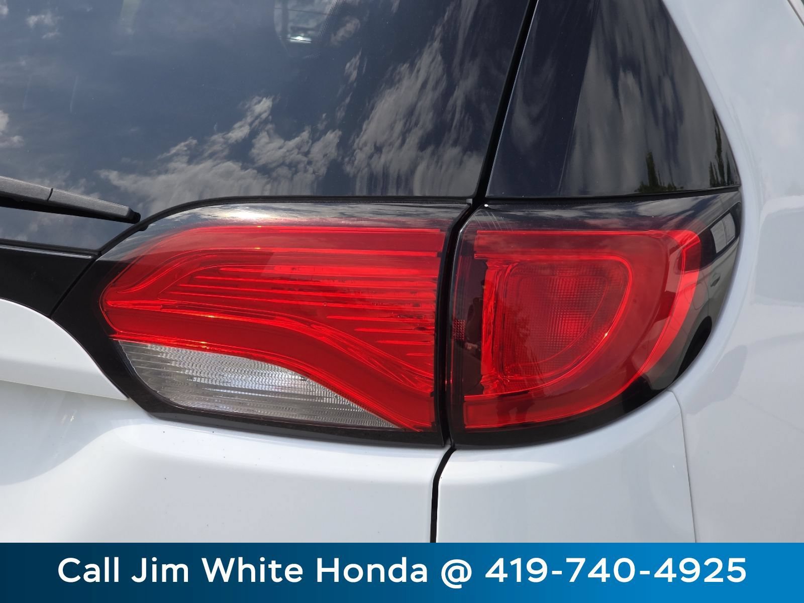 Used 2018 Chrysler Pacifica Touring-L FWD image 10