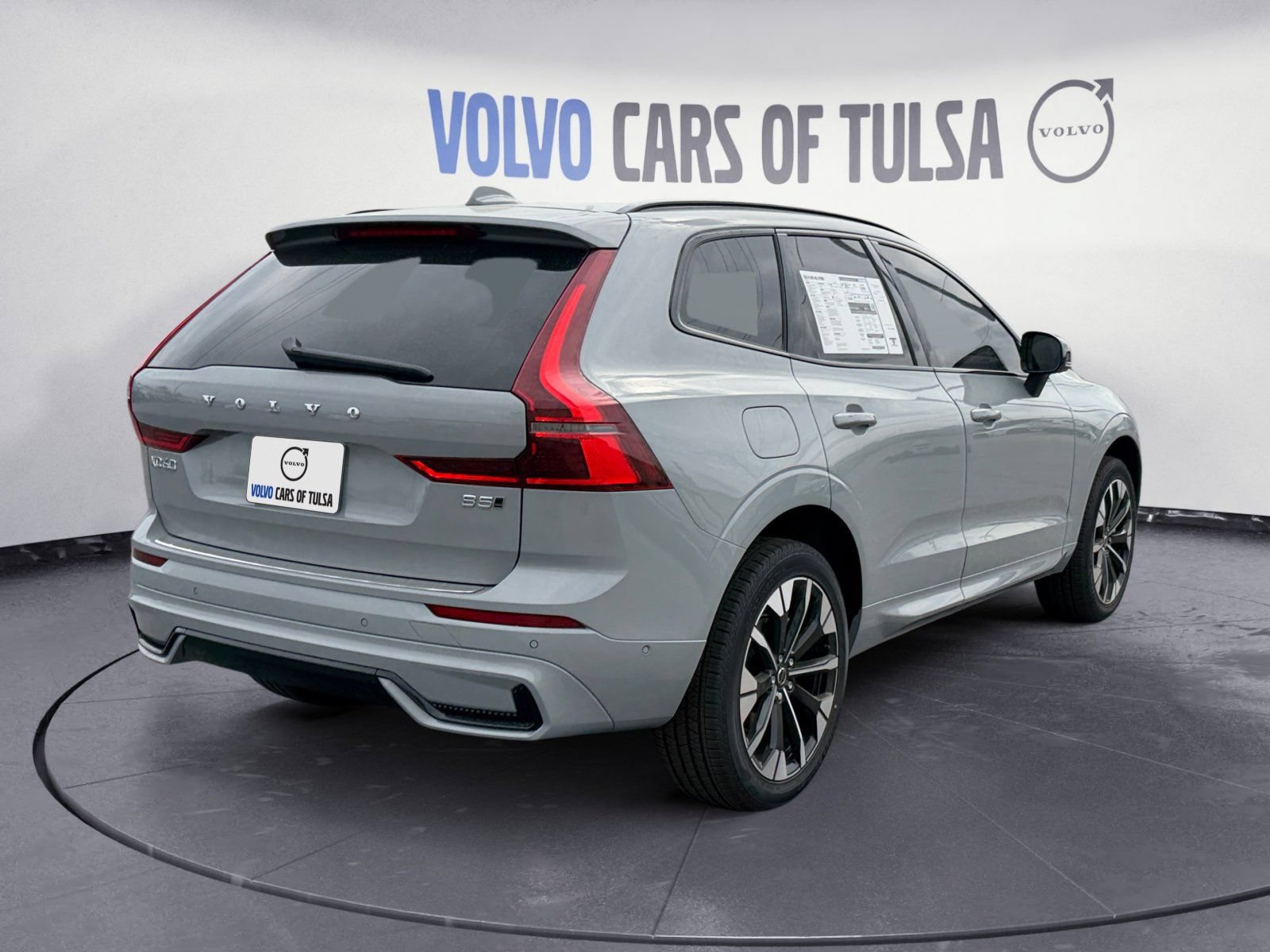 New 2026 Volvo XC60 B5 Plus w/ Protection Package Premier AWD/4WD image 5