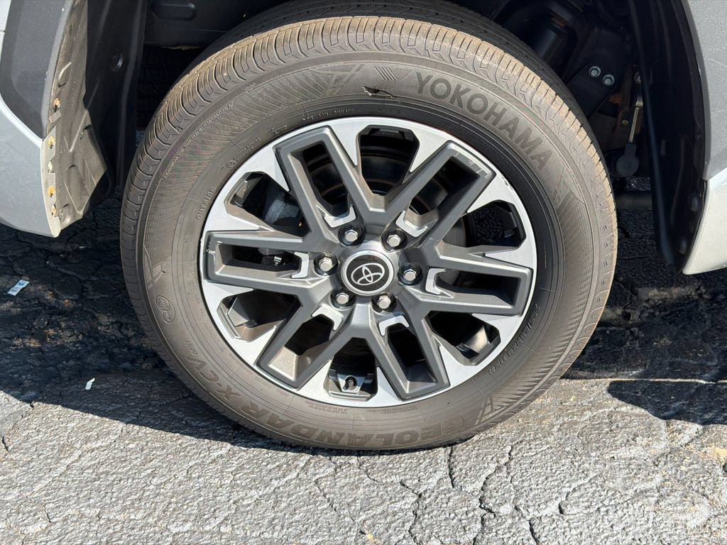 Used 2022 Toyota Tundra Limited AWD/4WD image 21