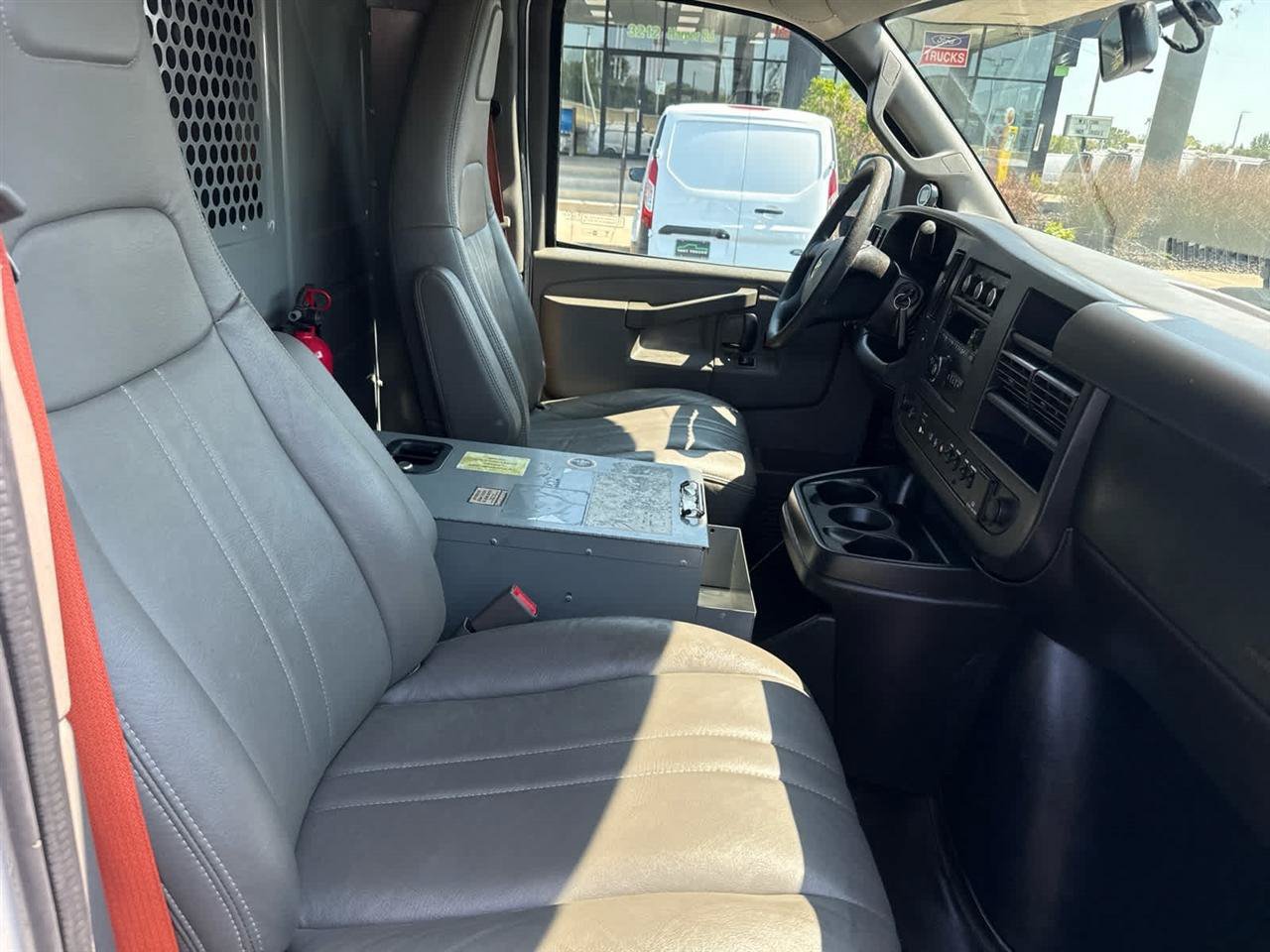 Used 2017 Chevrolet Express 2500 RWD image 19