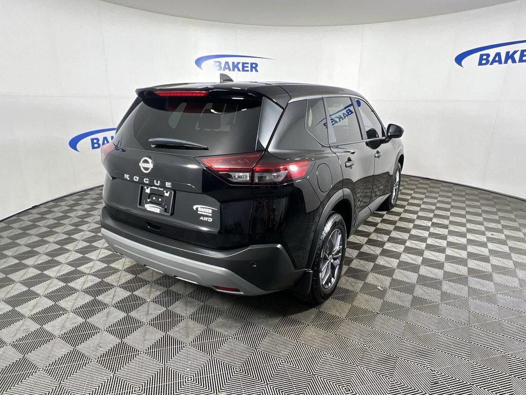 Used 2023 Nissan Rogue S image 9