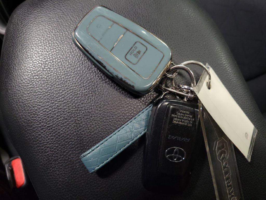 Used 2019 Toyota RAV4 XLE w/ All Weather Liner Package AWD/4WD image 21