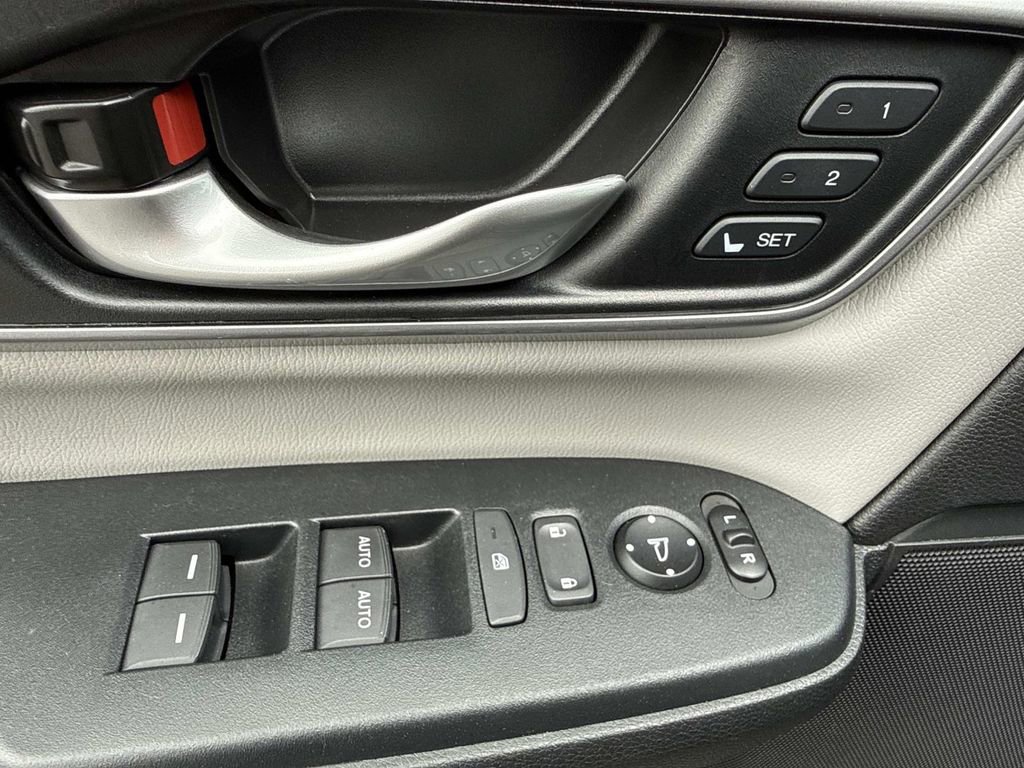 Used 2017 Honda CR-V EX-L image 19