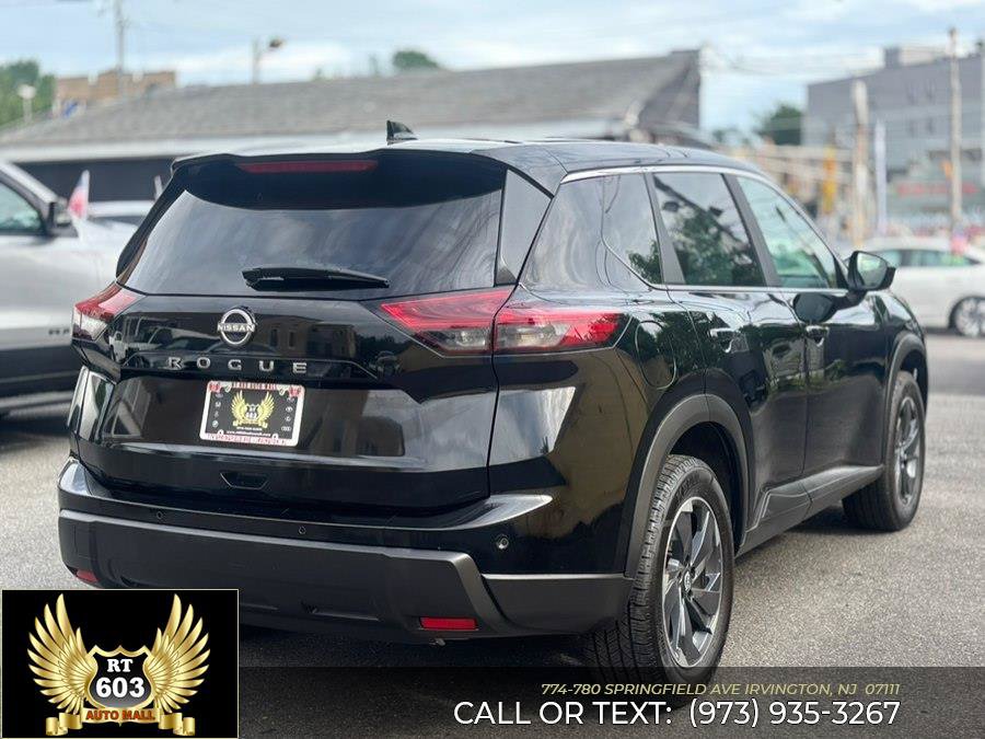 Used 2025 Nissan Rogue SV FWD image 6