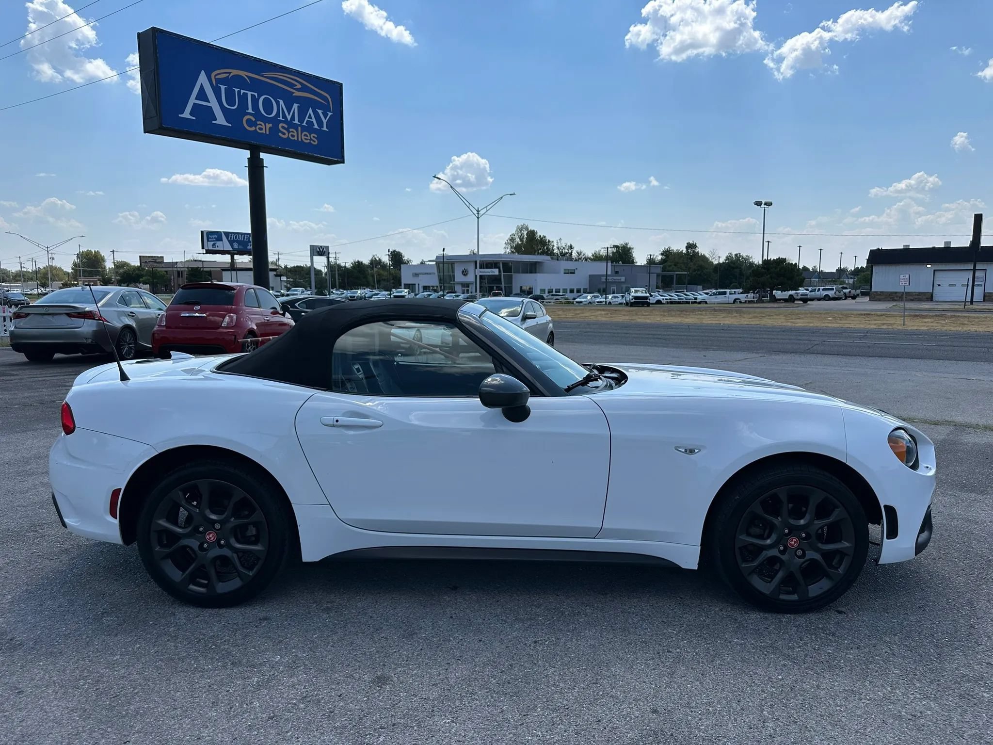 Used 2018 FIAT 124 Spider Abarth w/ Convenience Group RWD image 39