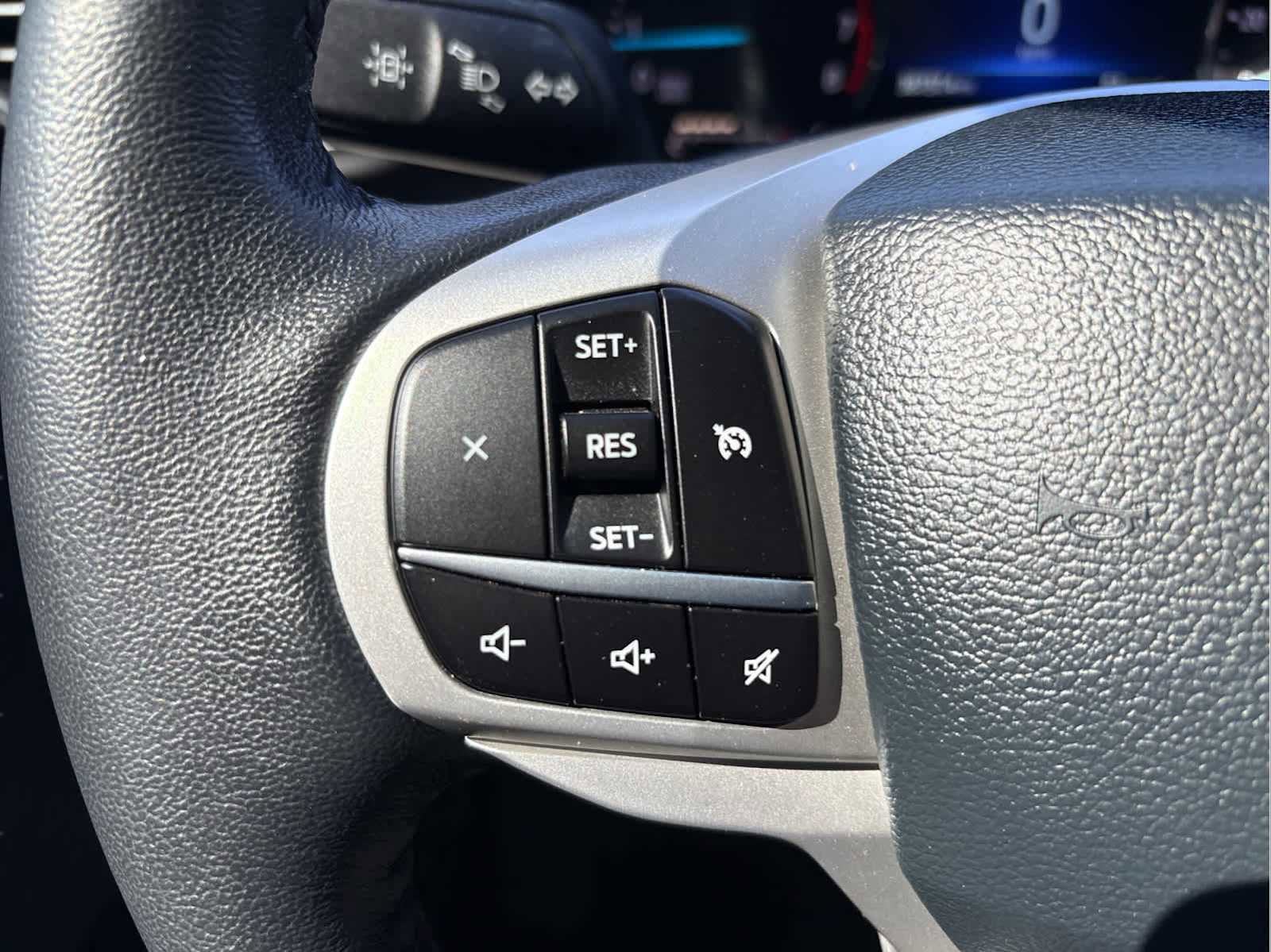 Used 2023 Ford Explorer XLT image 25