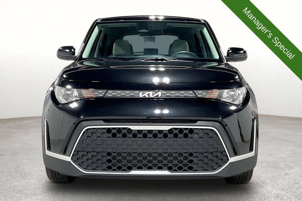 Used 2025 Kia Soul LX w/ LX Technology Package FWD image 4