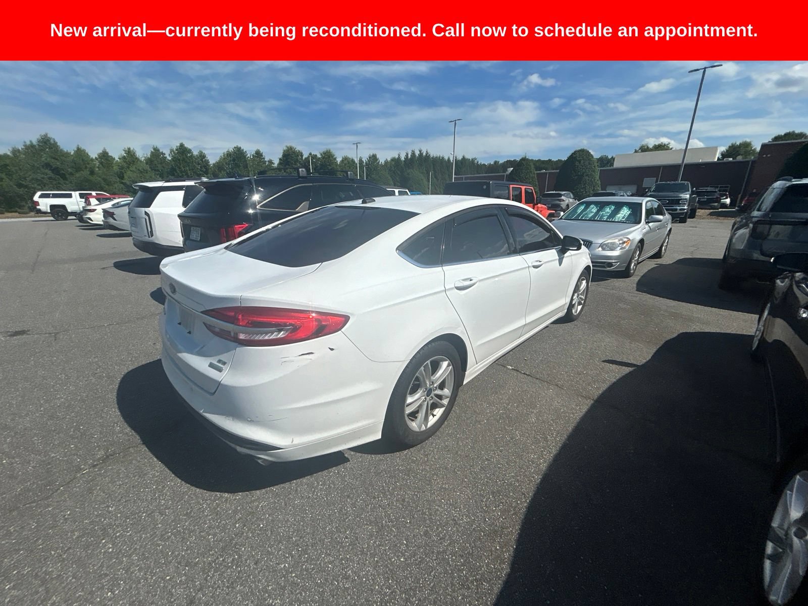 Used 2018 Ford Fusion SE w/ Fusion SE Technology Package FWD image 7