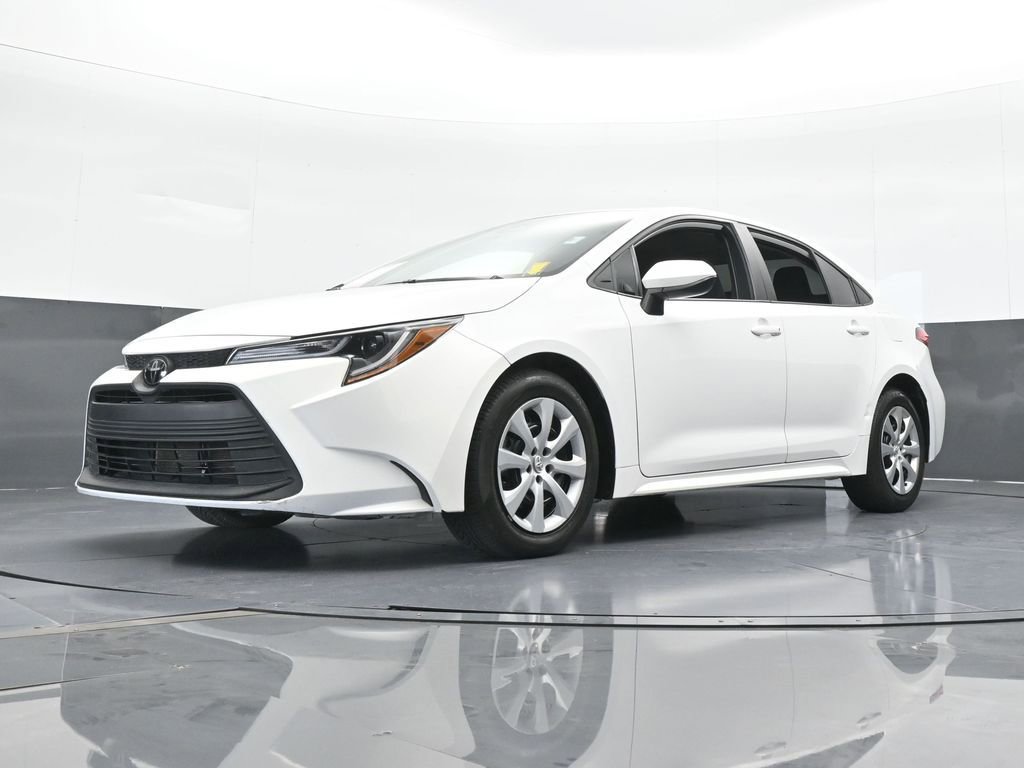 Used 2023 Toyota Corolla LE image 47
