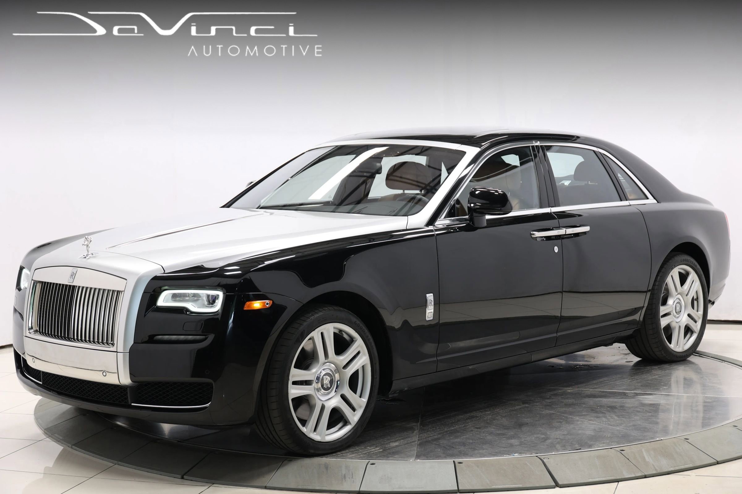 Used 2017 Rolls-Royce Ghost image 1