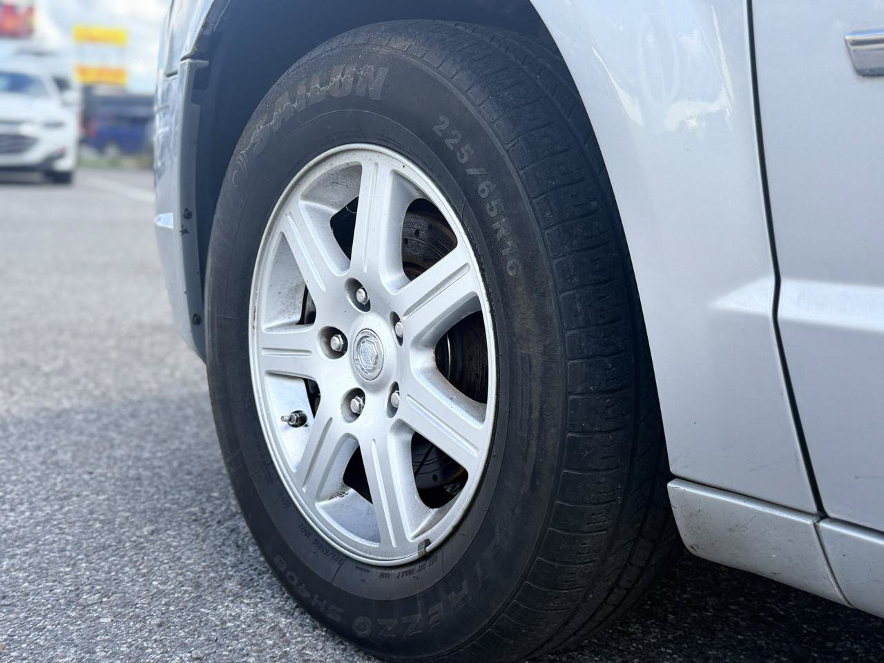 Used 2010 Chrysler Town & Country Touring FWD image 40