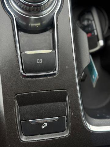 Used 2018 Ford Fusion SE w/ Equipment Group 201A image 17