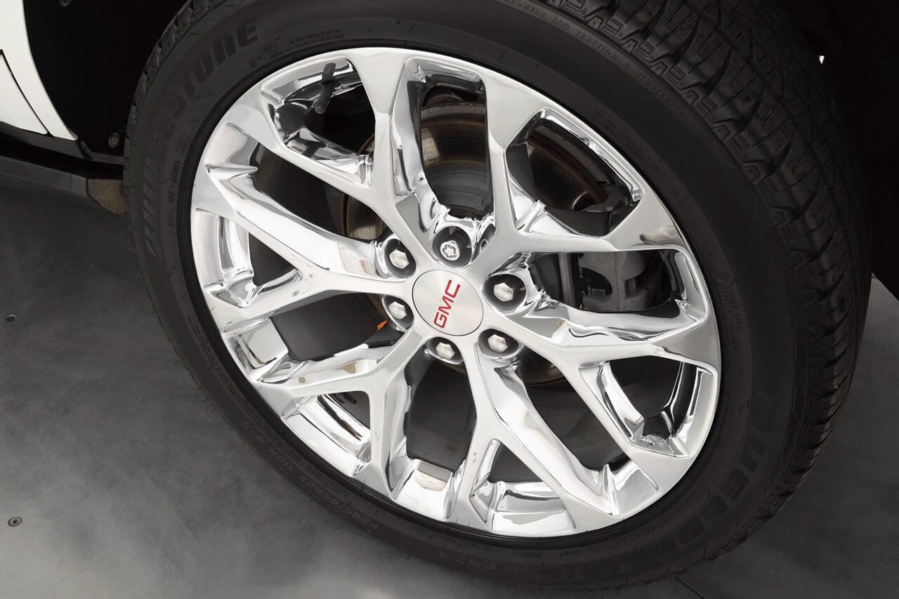 Used 2021 GMC Yukon Denali w/ Denali Premium Package image 32