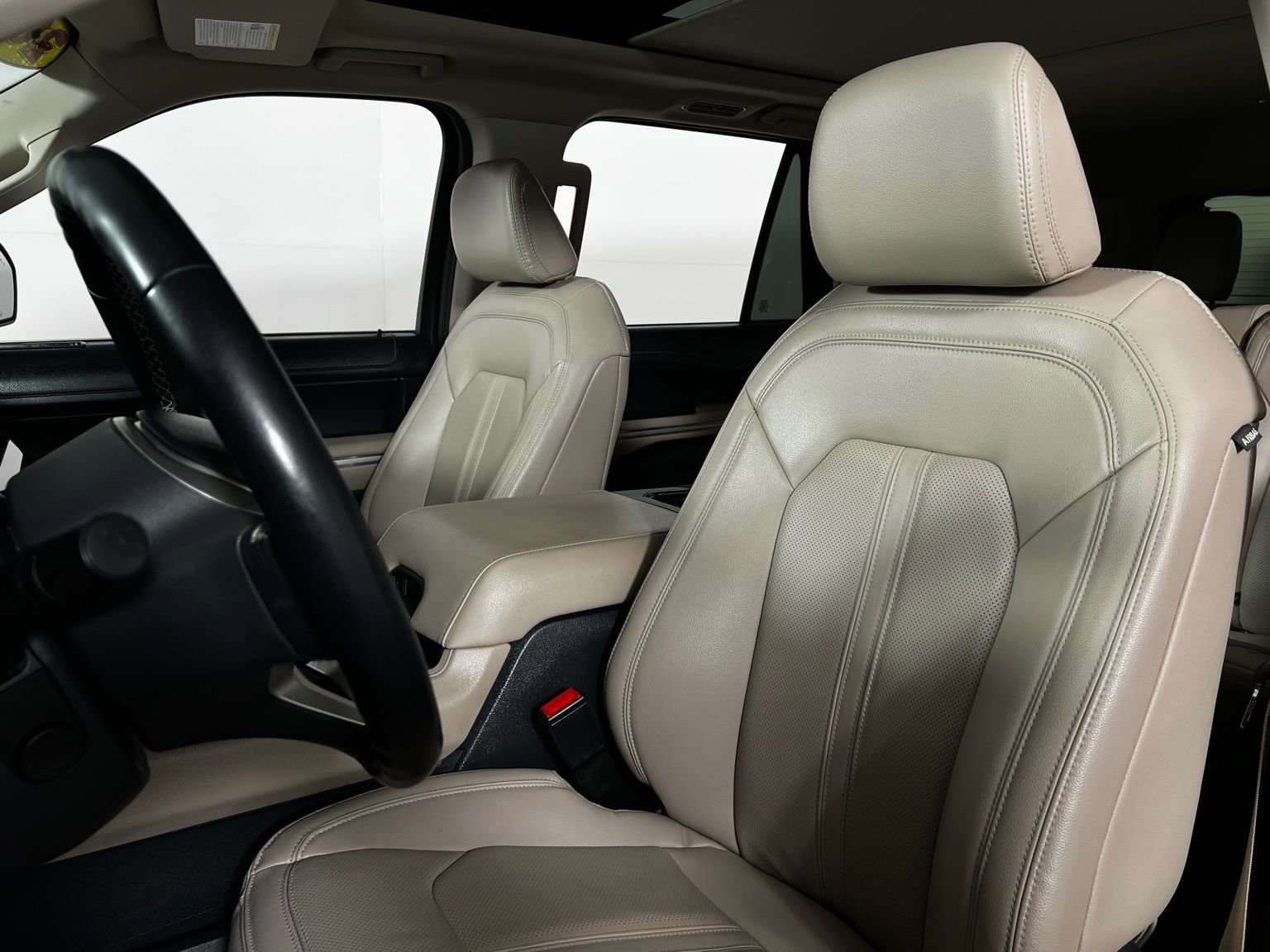 Used 2024 Ford Expedition Limited image 13