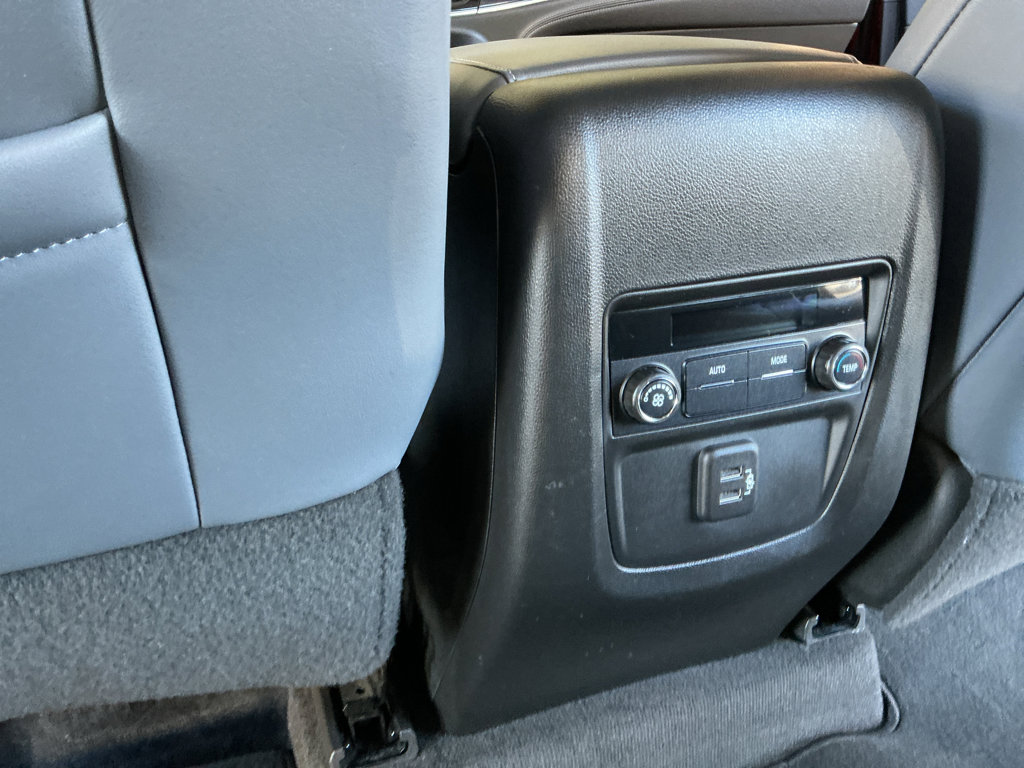 Used 2020 Buick Enclave Essence image 12