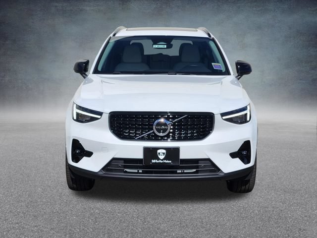 New 2026 Volvo XC40 B5 Ultra w/ Climate Package AWD/4WD image 2