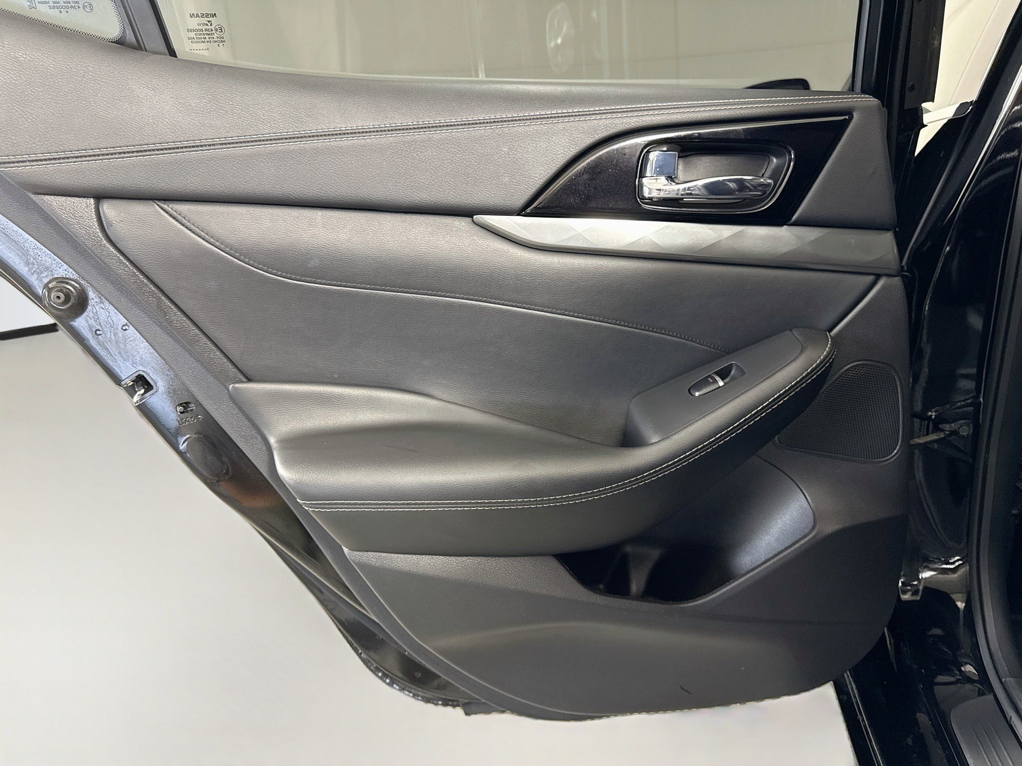 Used 2023 Nissan Maxima SL FWD image 26