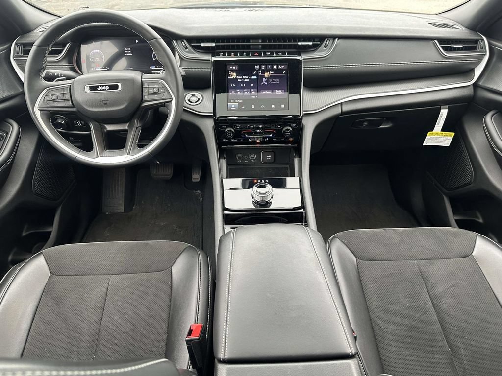 Used 2023 Jeep Grand Cherokee L Laredo AWD/4WD image 14