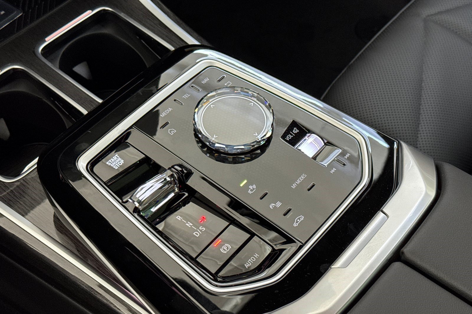 New 2026 BMW 740i w/ Premium Package RWD image 16