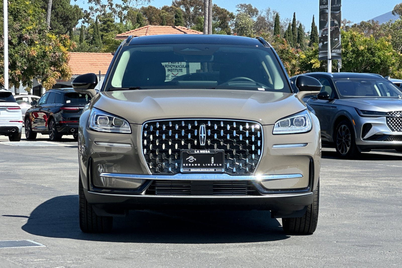 New 2025 Lincoln Corsair Reserve w/ Equipment Group 202A image 8