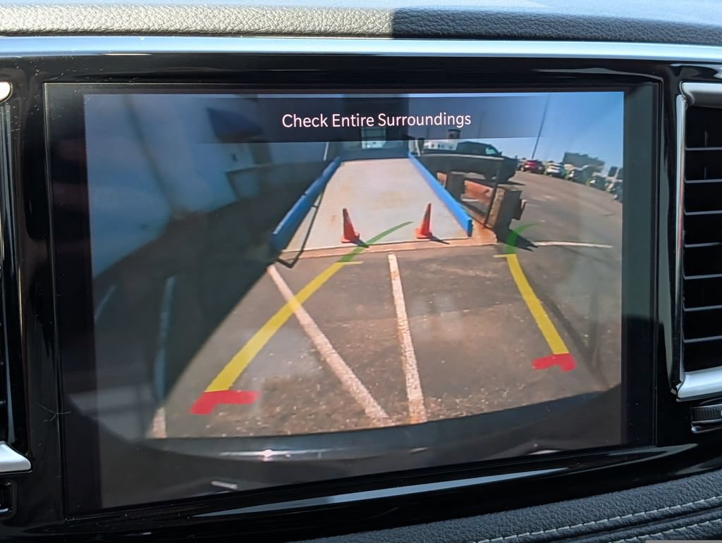Used 2023 Chrysler Pacifica Touring-L FWD image 26