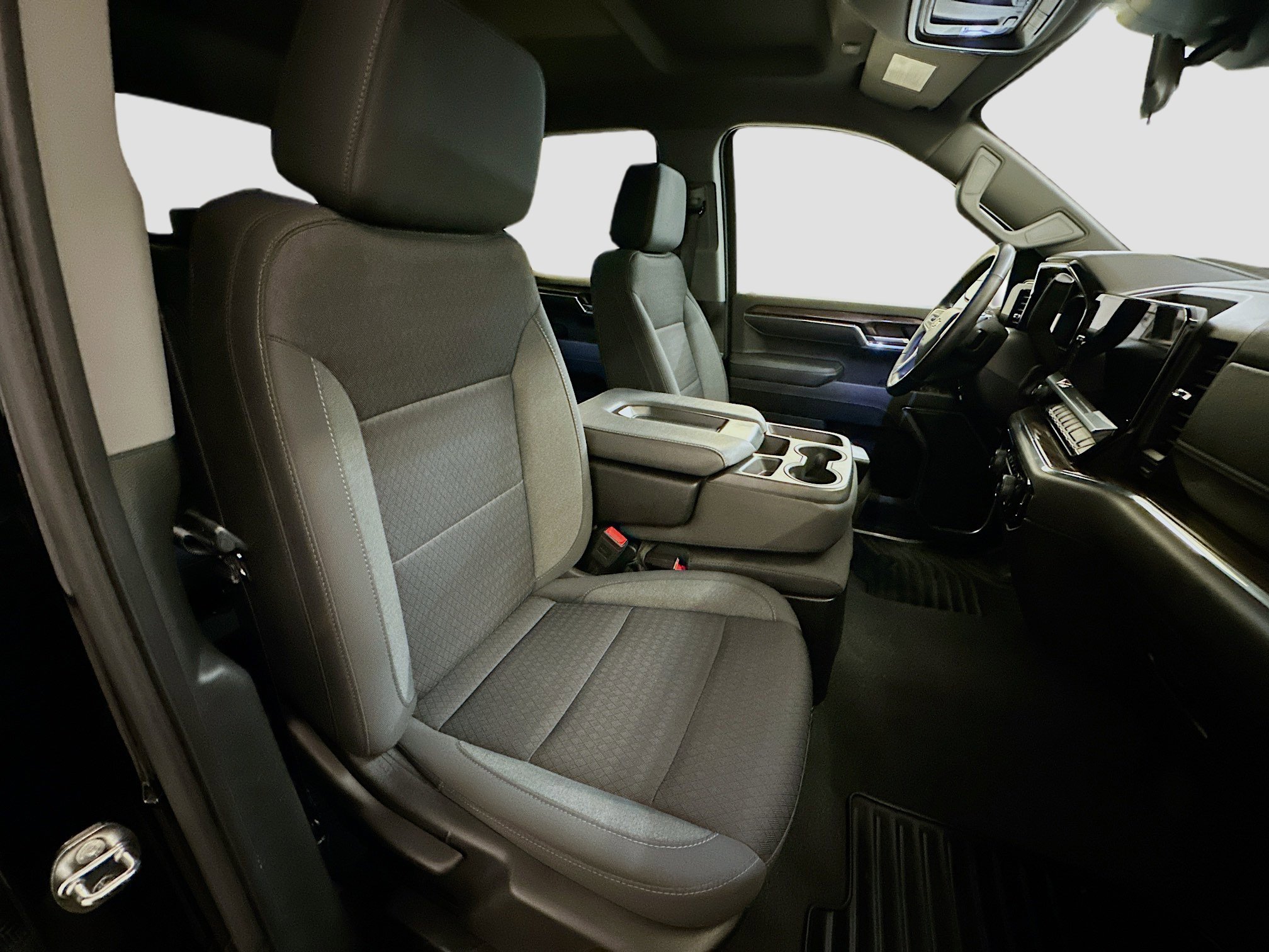 Used 2023 Chevrolet Silverado 1500 LT image 32