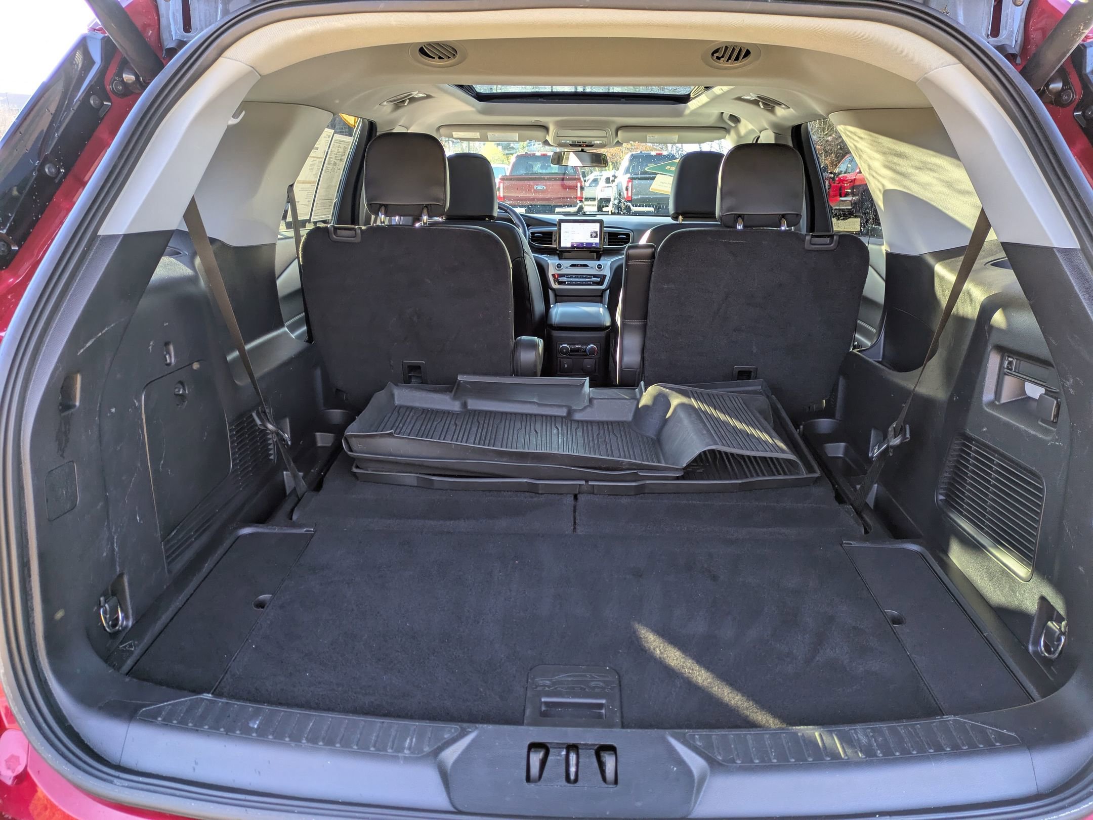 Certified 2022 Ford Explorer XLT w/ Equipment Group 202A image 36