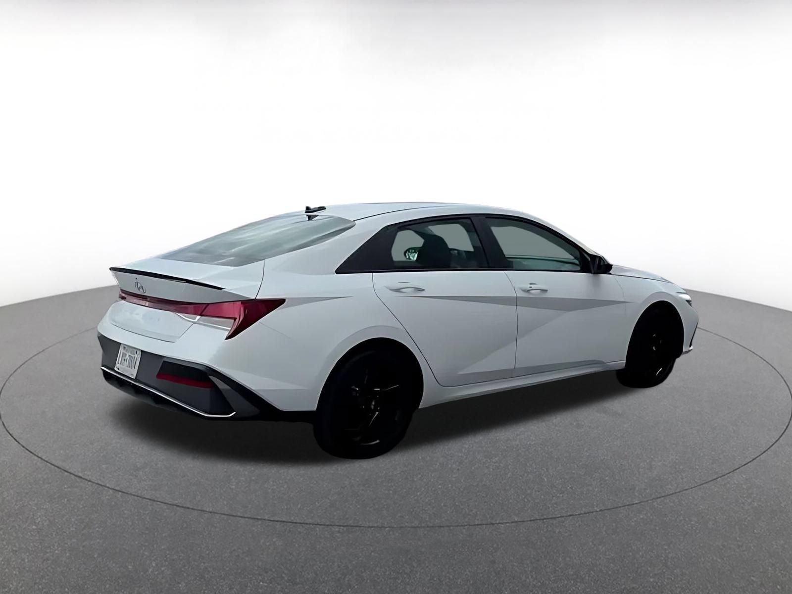 Used 2026 Hyundai Elantra Sport FWD image 10