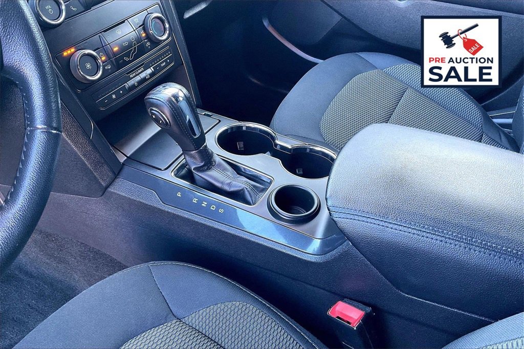 Used 2018 Ford Explorer XLT image 17