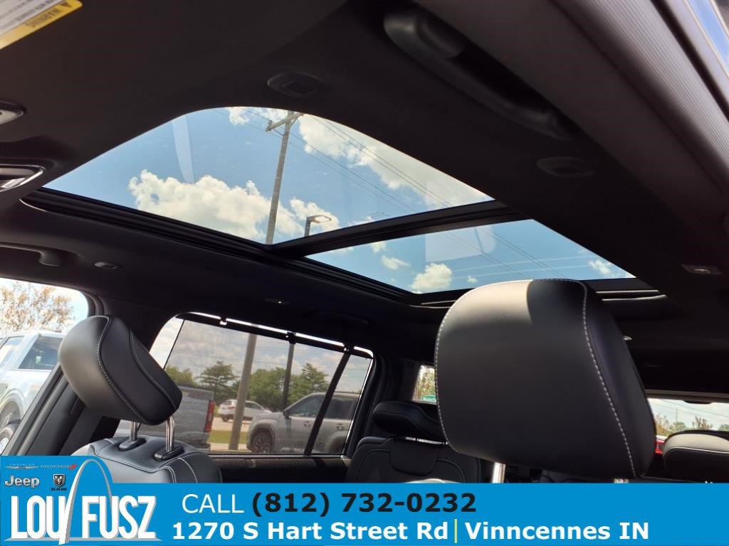 New 2025 Jeep Grand Cherokee L Limited w/ Luxury Tech Group II image 14