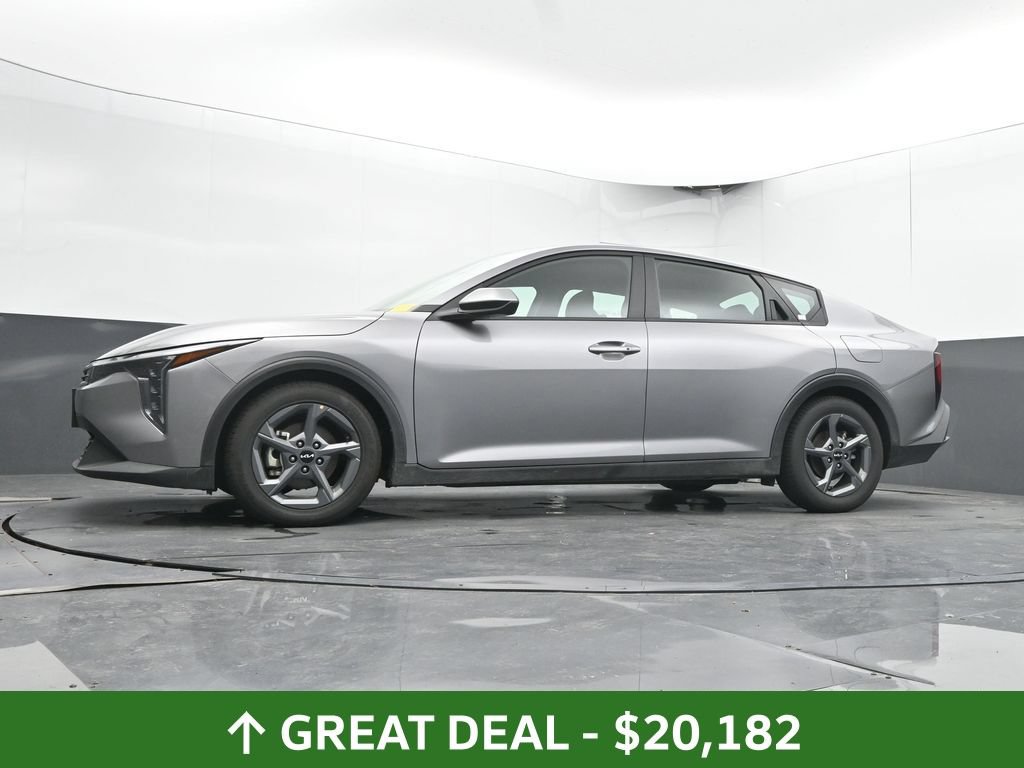 Used 2025 Kia K4 FWD image 42