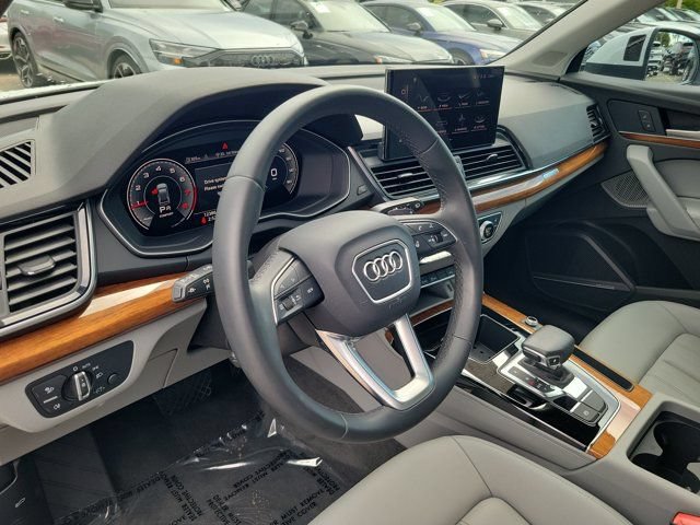 Used 2023 Audi Q5 2.0T Premium Plus w/ Premium Plus Package AWD/4WD image 17