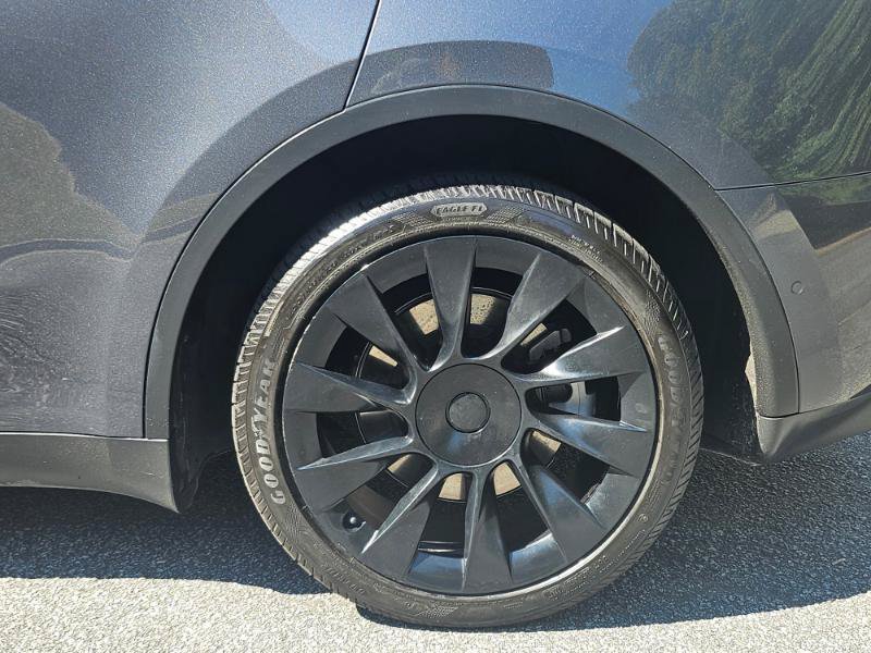 Used 2022 Tesla Model Y Long Range AWD/4WD image 19