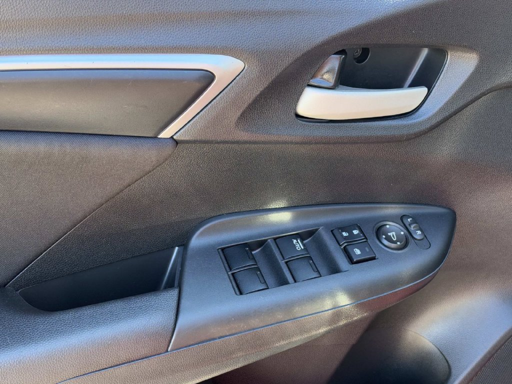 Used 2017 Honda Fit LX image 21
