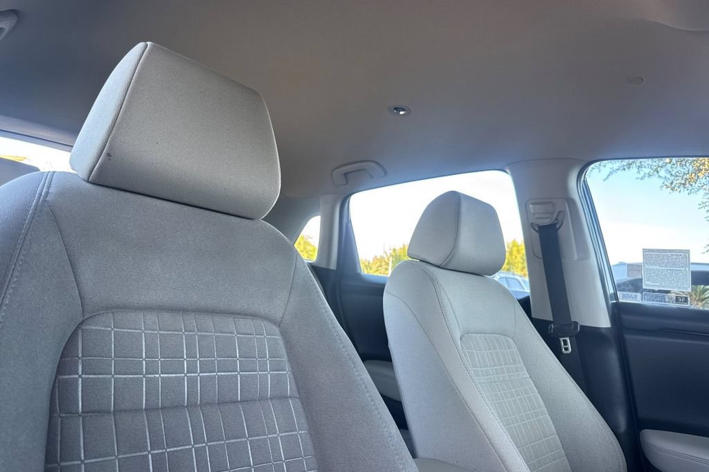 Certified 2025 Honda HR-V LX image 18