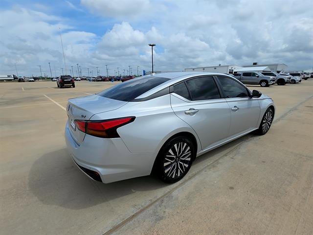 Used 2024 Nissan Altima 2.5 SV FWD image 6