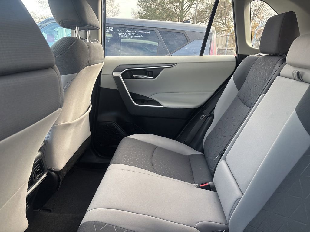 Used 2020 Toyota RAV4 XLE image 20