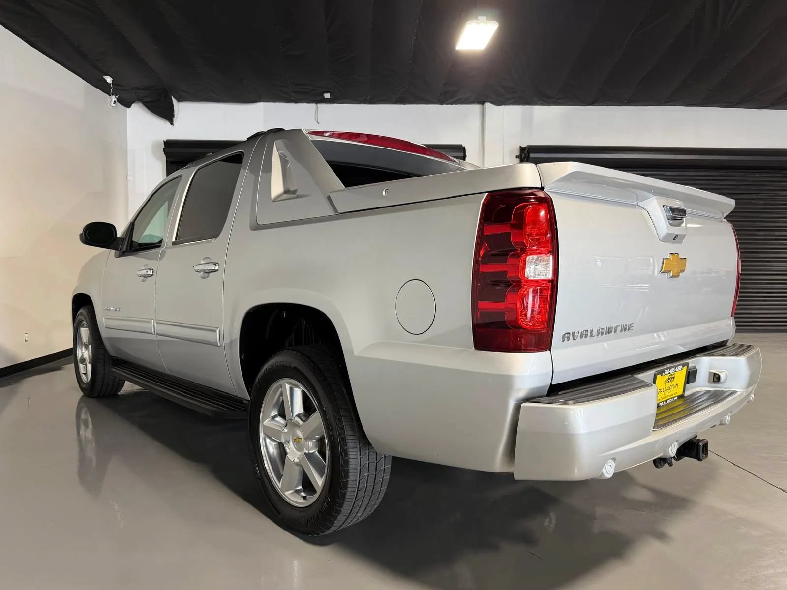 Used 2012 Chevrolet Avalanche LS w/ All-Star Edition RWD image 6